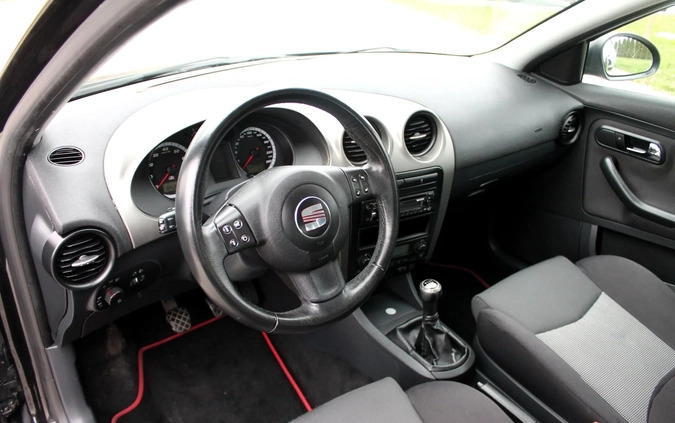Seat Ibiza cena 15900 przebieg: 229000, rok produkcji 2005 z Tarnobrzeg małe 277